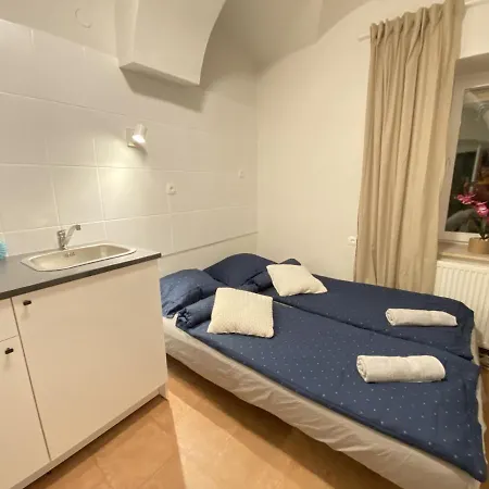 Pod Gradom Vendégház Ljubljana